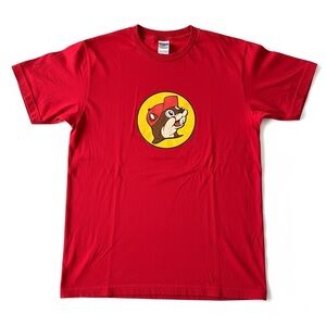 Buc-ee’s Beaver Logo T-Shirt Medium Red Graphic Tee Texas Gas Station Shirt